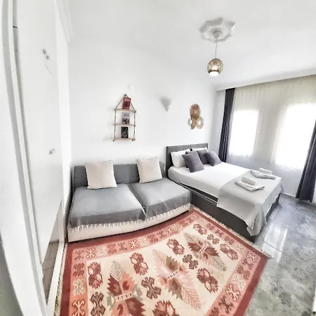Couette-café Merkez Kumsal 3*